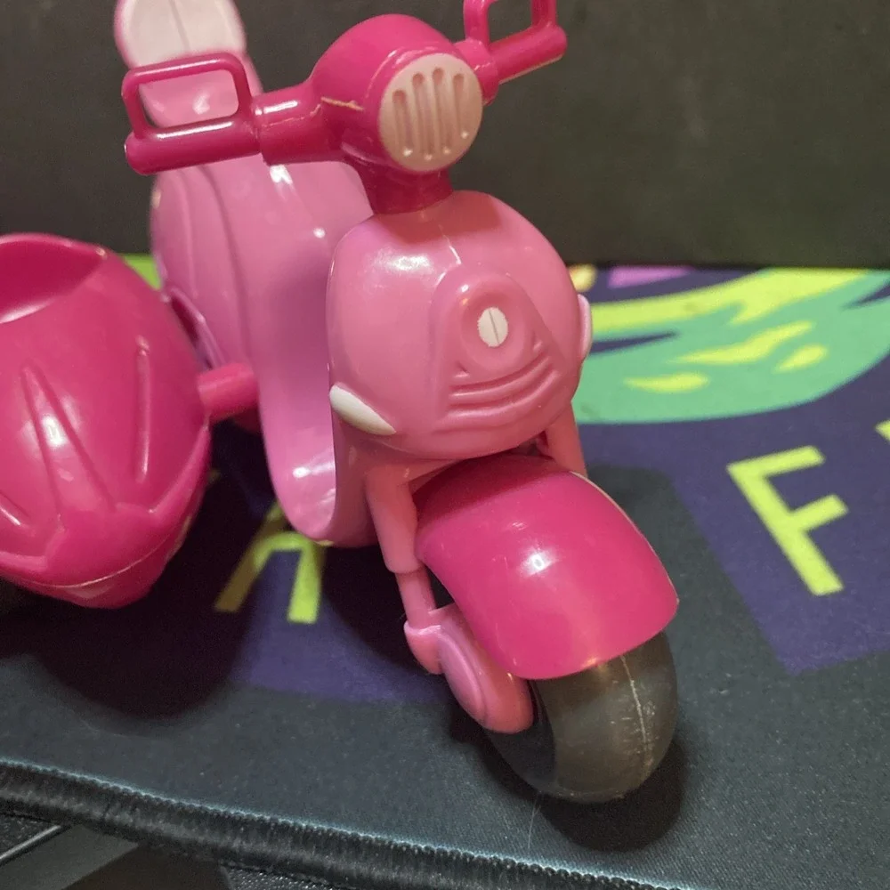 Simba Evi Love Scooter Pink And Tourquoise With Sidecar 4.5 in Dolls (Chelsea)